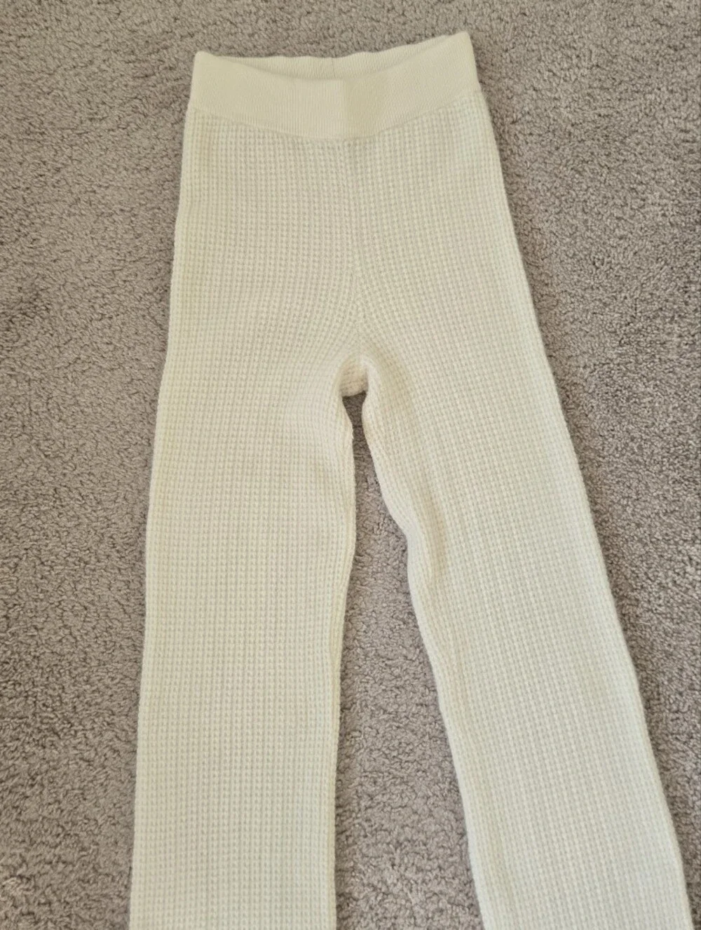 ALO Yoga 100% Cashmere High-Waist Plush Waffle Pant Size Small Ivory Luxury Soft